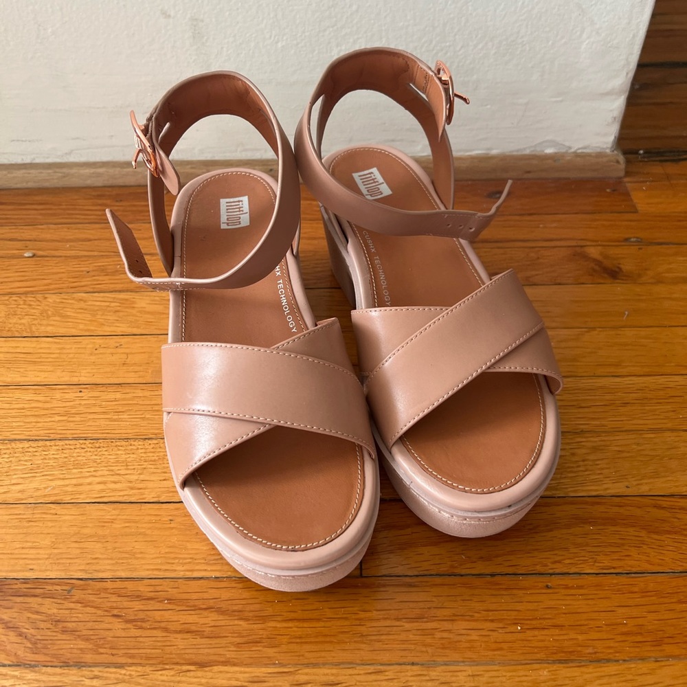 FitFlop Pilar Crossover Leather Ankle-Strap Platforms Beige Size 7